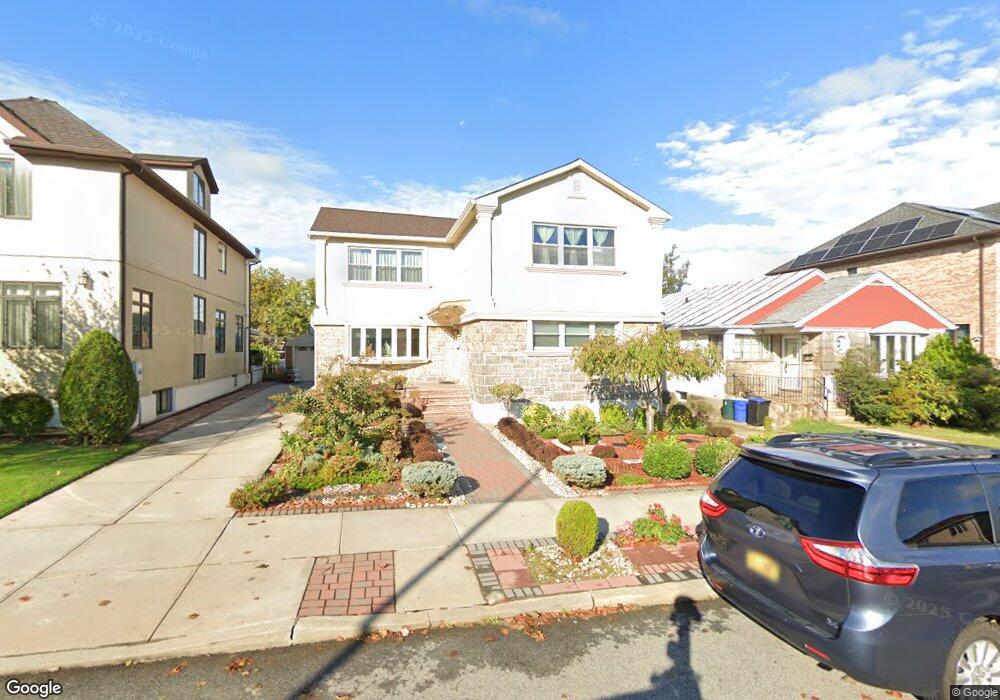 6930 172nd St, Fresh Meadows, NY 11365 - photo 1