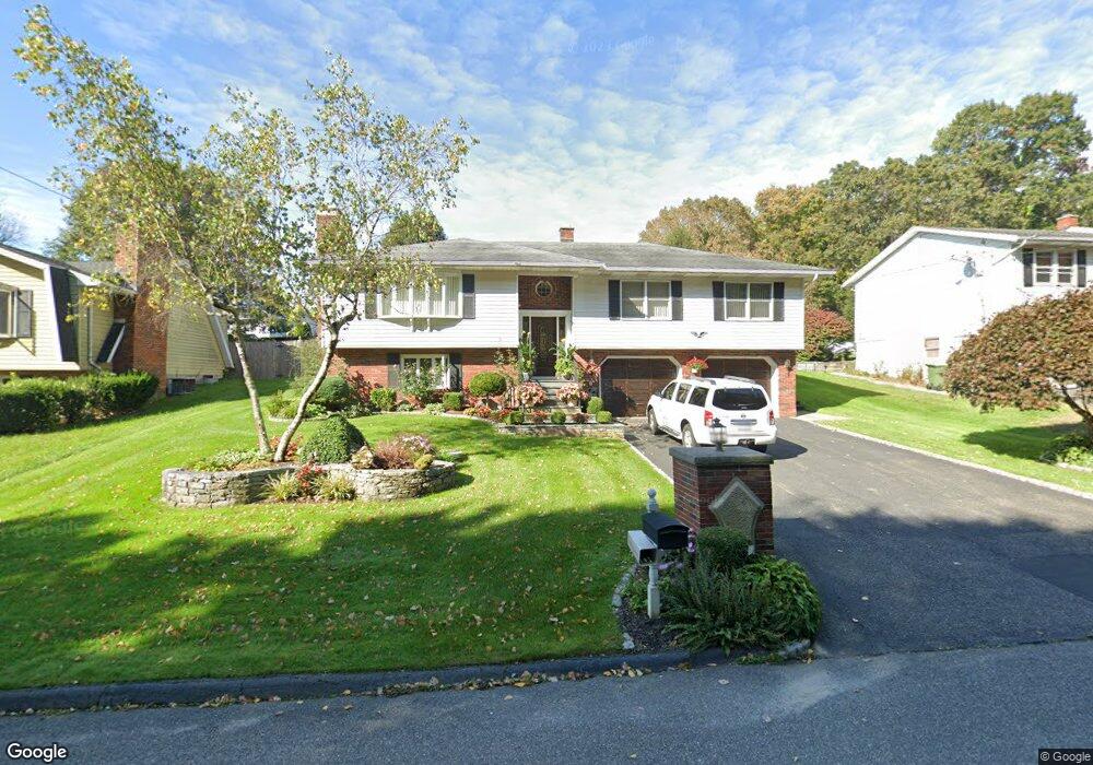 38 Middleway E, Waterbury, CT 06708 - photo 1