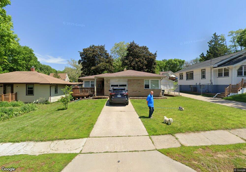 1715 E 32nd St, Des Moines, IA 50317 - photo 1