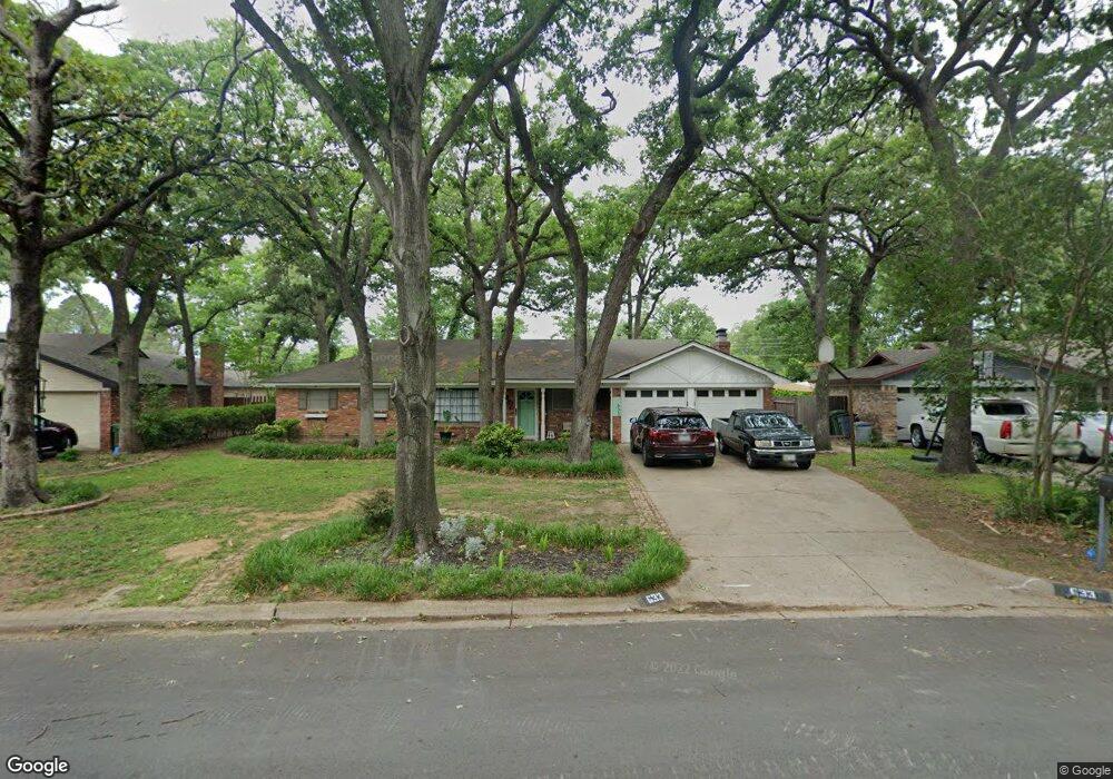 633 Post Oak Dr, Hurst, TX 76053 - photo 1