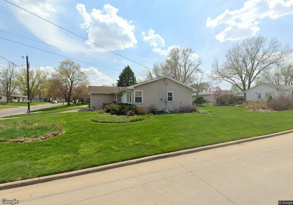 901 E 14th St S, Newton, IA 50208 - photo 1