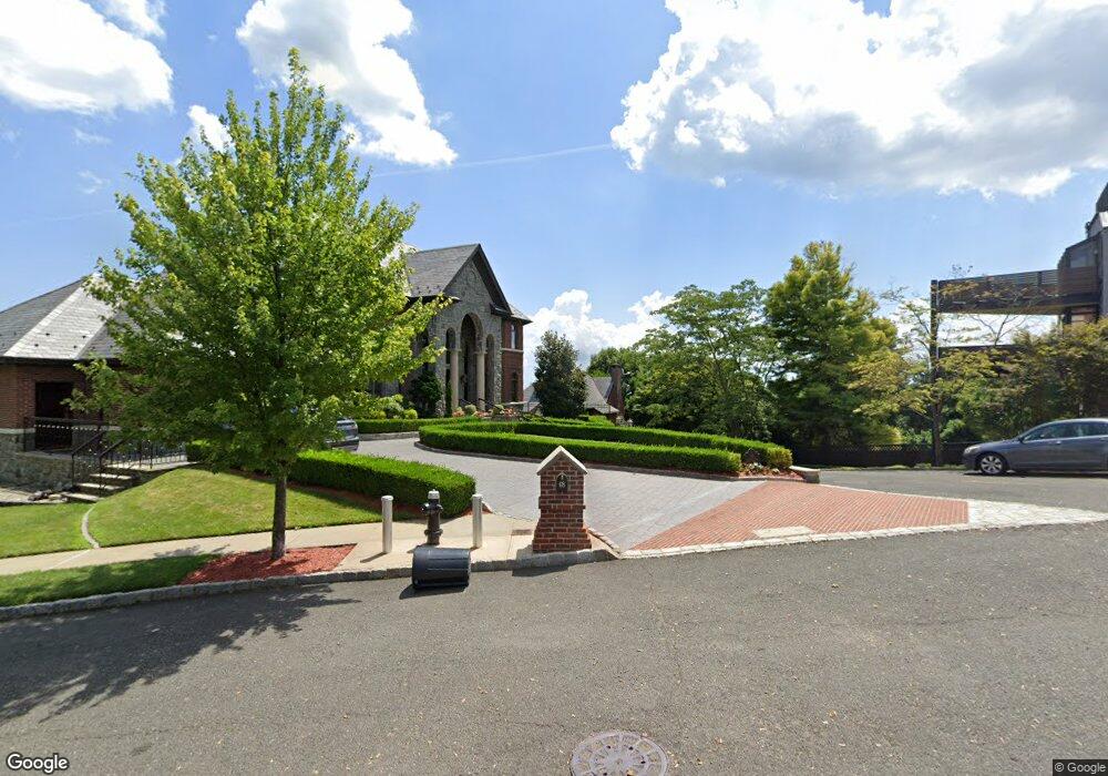 80 Signal Hill Rd, Staten Island, NY 10301 - photo 1