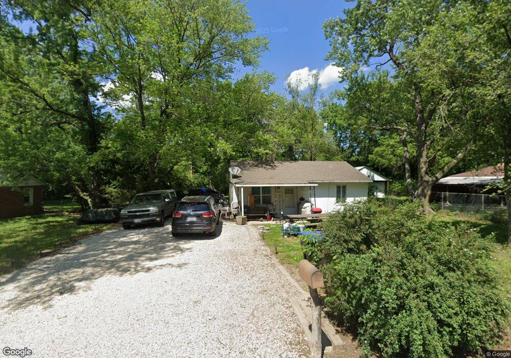 110 SW Terra Dr, Topeka, KS 66609 - photo 1