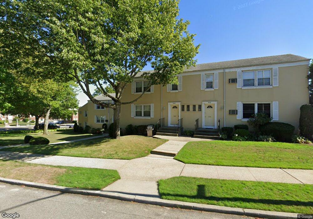 70-05 252nd St unit 130A, Bellerose, NY 11426 - photo 1