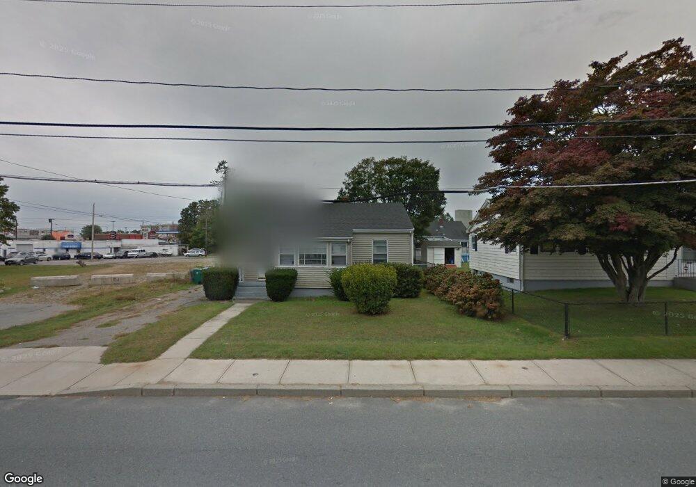 34 Maple Ave, Middletown, RI 02842 - photo 1