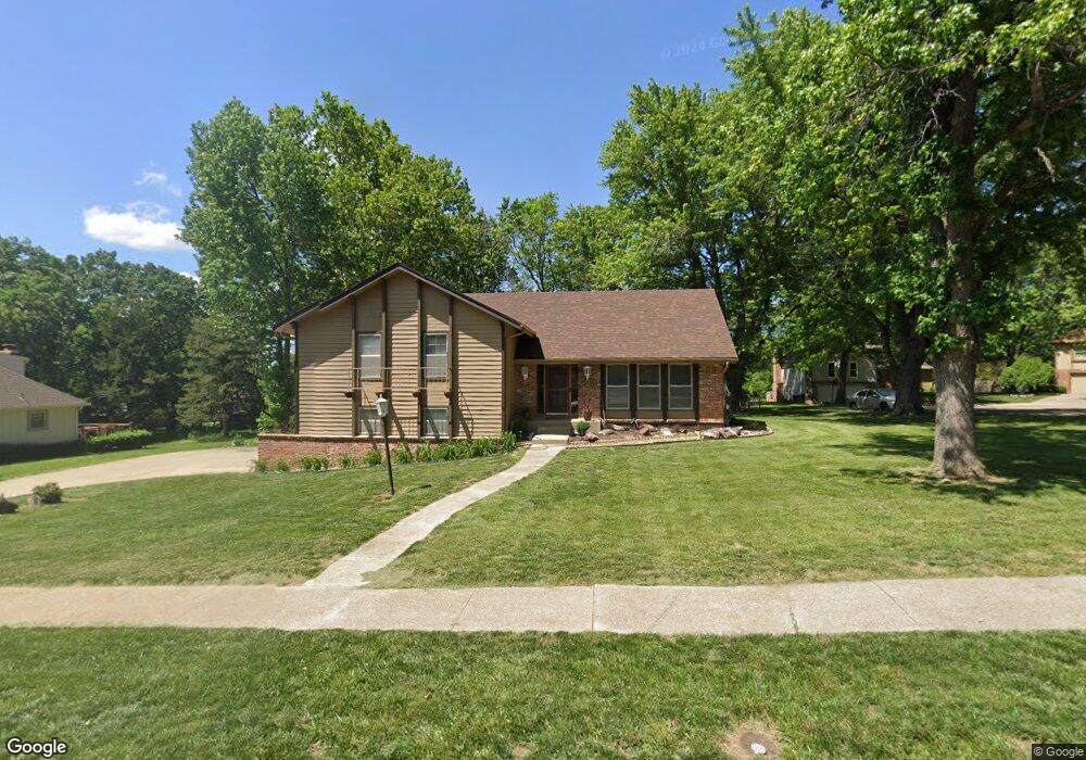 2400 SW 34th St, Topeka, KS 66611 - photo 1