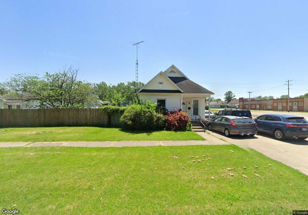 1113 Dewitt Ave, Mattoon, IL 61938 - photo 1