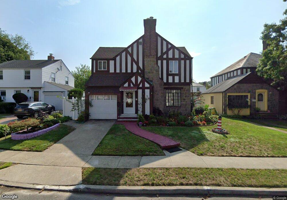 5 Catalpa Ln, Valley Stream, NY 11581 - photo 1