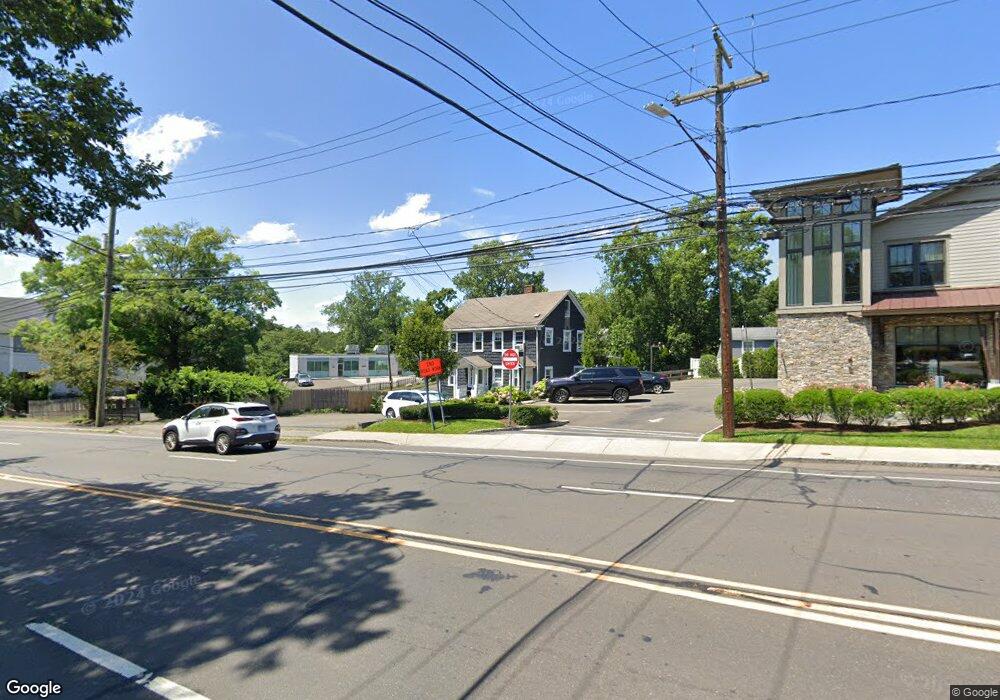 1185 E Putnam Ave unit Front Upstairs, Riverside, CT 06878 - photo 1