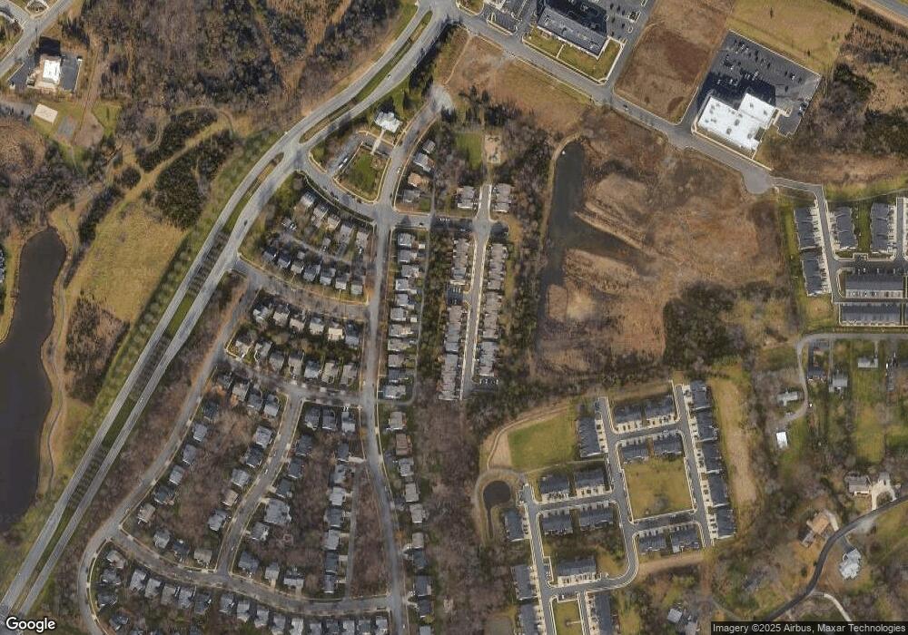 25233 Dunvegan Square, Chantilly, VA 20152 - photo 1