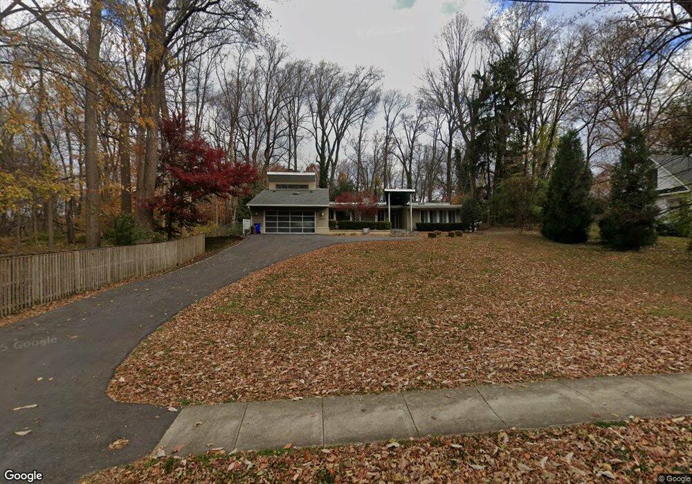 3811 Inverness Dr, Chevy Chase, MD 20815 - photo 1