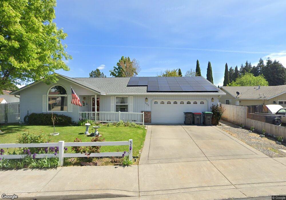 523 Daniel St, Central Point, OR 97502 - photo 1