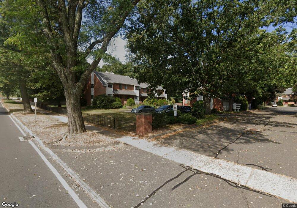 3 Danforth Ln, West Hartford, CT 06110 - photo 1