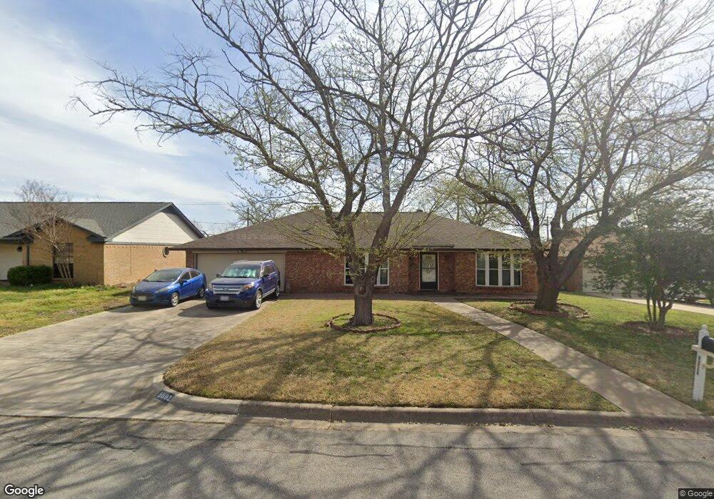 5802 Crestwood Cir E, North Richland Hills, TX 76180 - photo 1