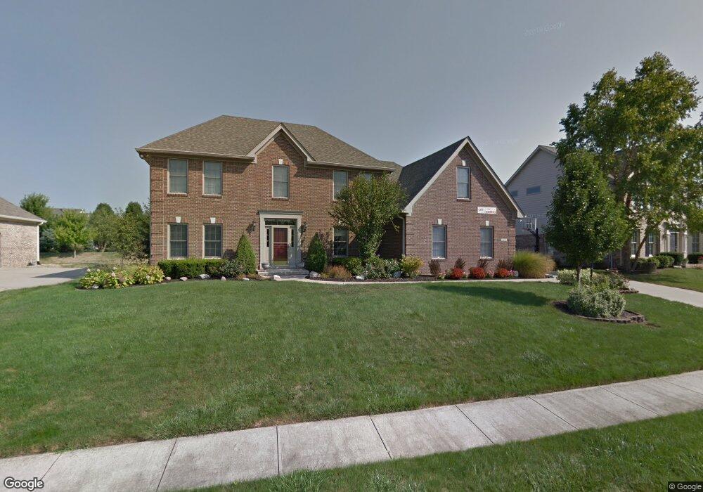 10137 Water Crest Dr, Fishers, IN 46038 - photo 1