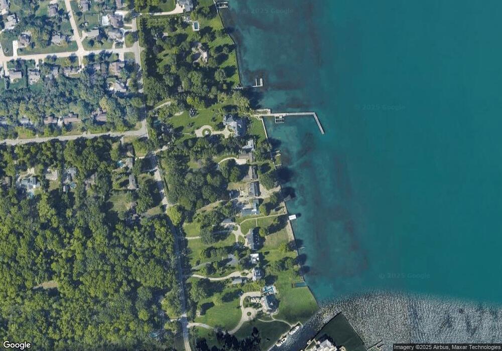 19045 Parke Ln, Grosse Ile, MI 48138 - photo 1