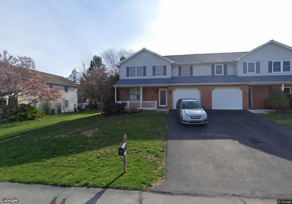 911 Cacoosing Dr, Reading, PA 19608 - photo 1