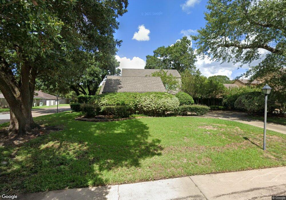 10122 Meadow Lake Ln, Houston, TX 77042 - photo 1