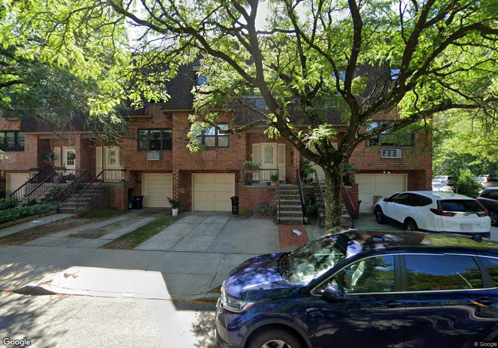 24004 69th Ave unit 50, Little Neck, NY 11362 - photo 1