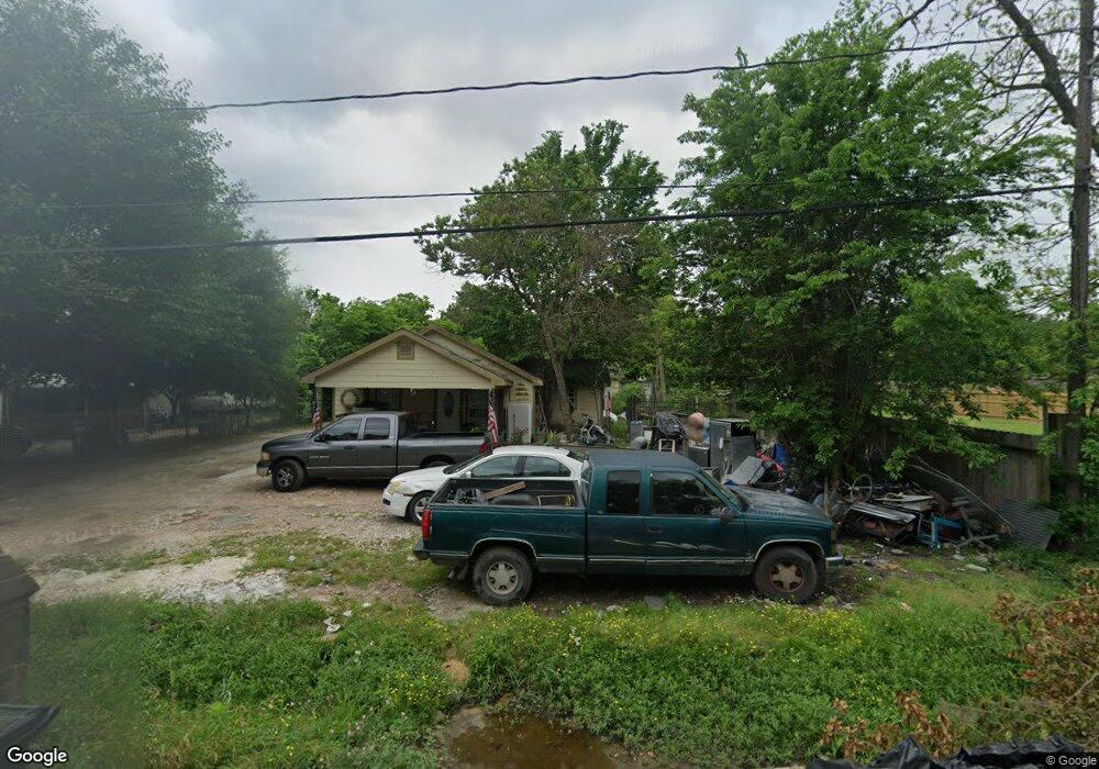 1818 1/2 Schilder Dr, Houston, TX 77093 - photo 1