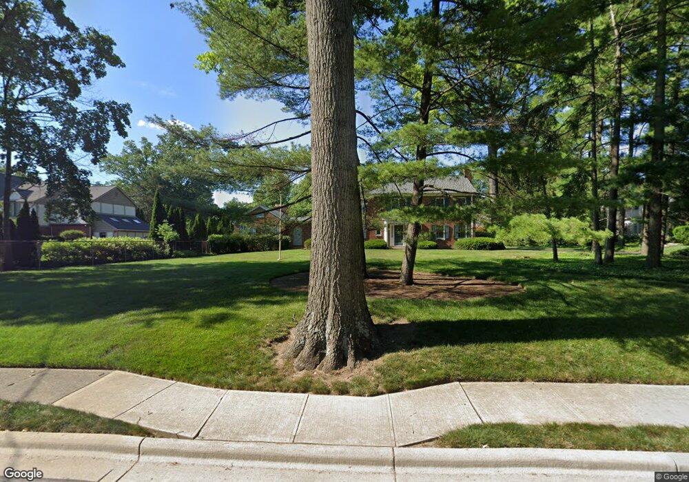 2326 Commonwealth Park N, Columbus, OH 43209 - photo 1