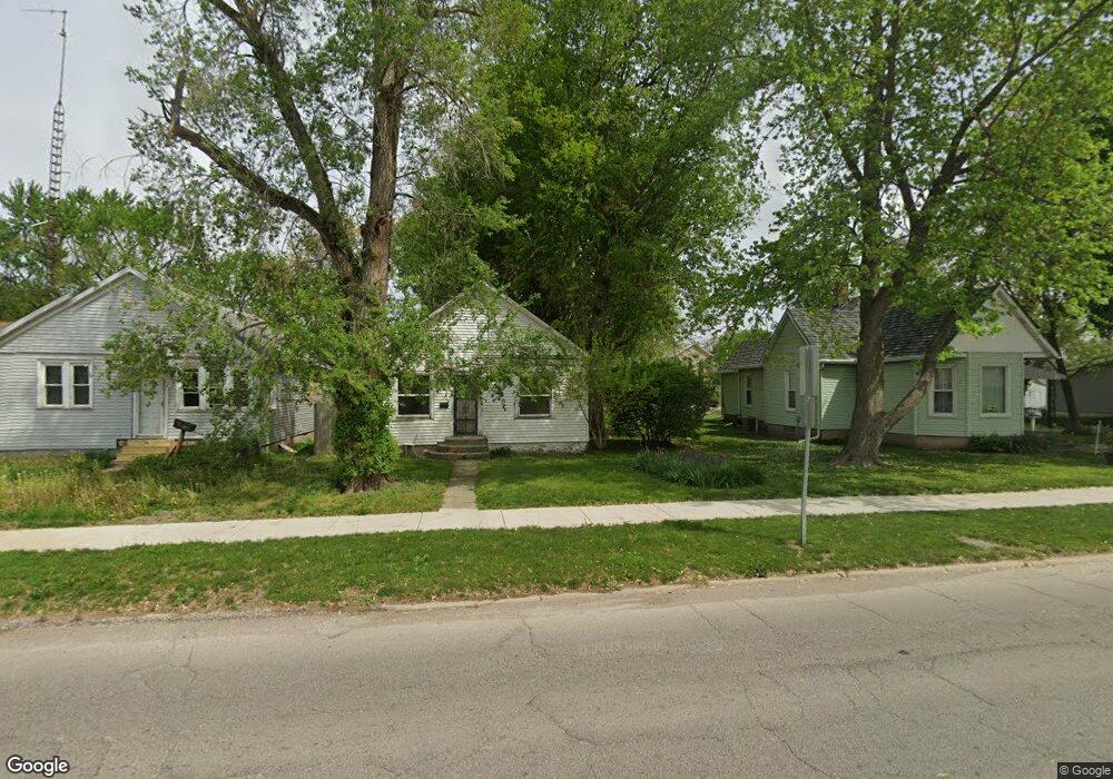 340 5th St, Lincoln, IL 62656 - photo 1