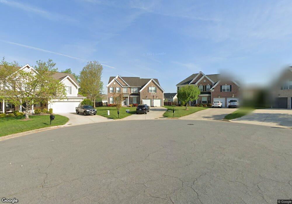 2975 Shady View Dr, High Point, NC 27265 - photo 1