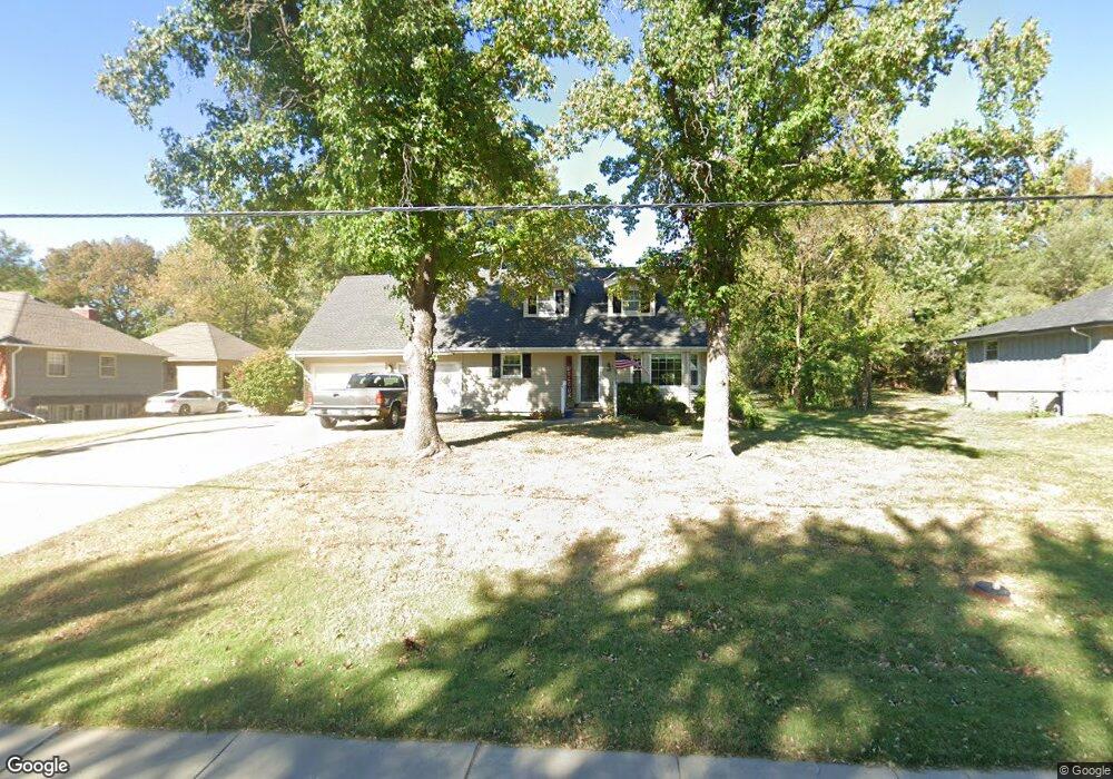 502 W Lucy Webb Rd, Raymore, MO 64083 - photo 1