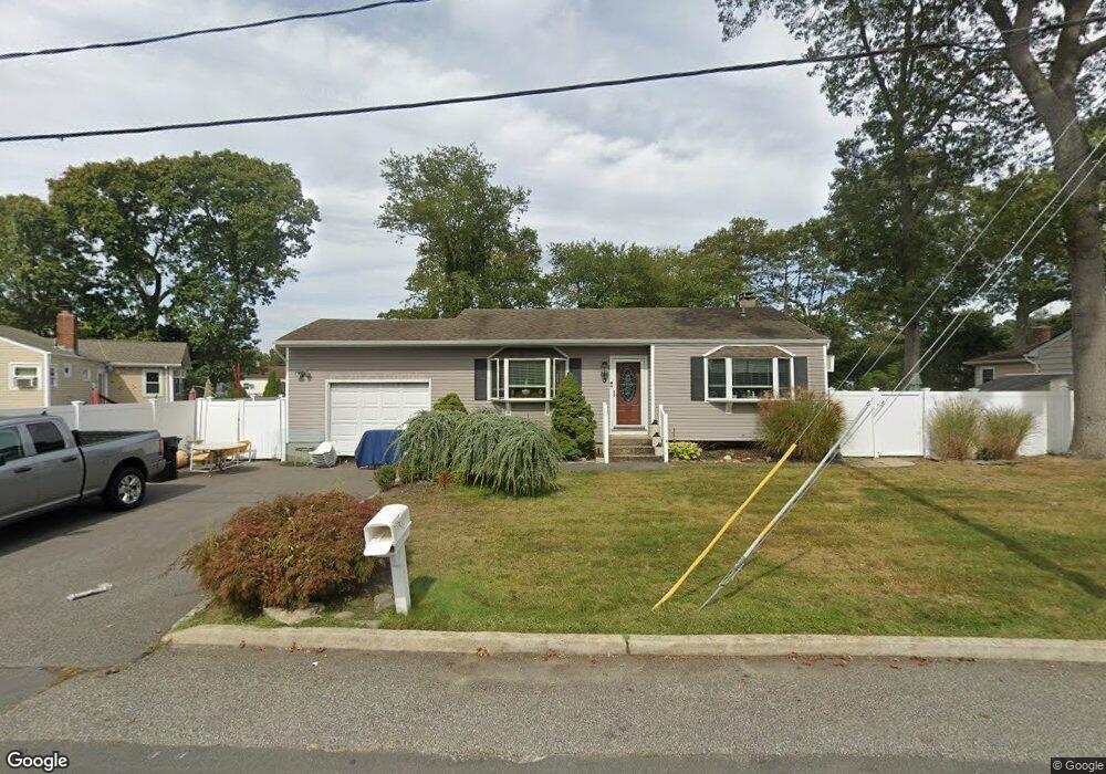 3 44th St, Islip, NY 11751 - photo 1