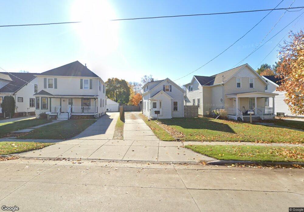 1841 Michigan Ave, Manitowoc, WI 54220 - photo 1