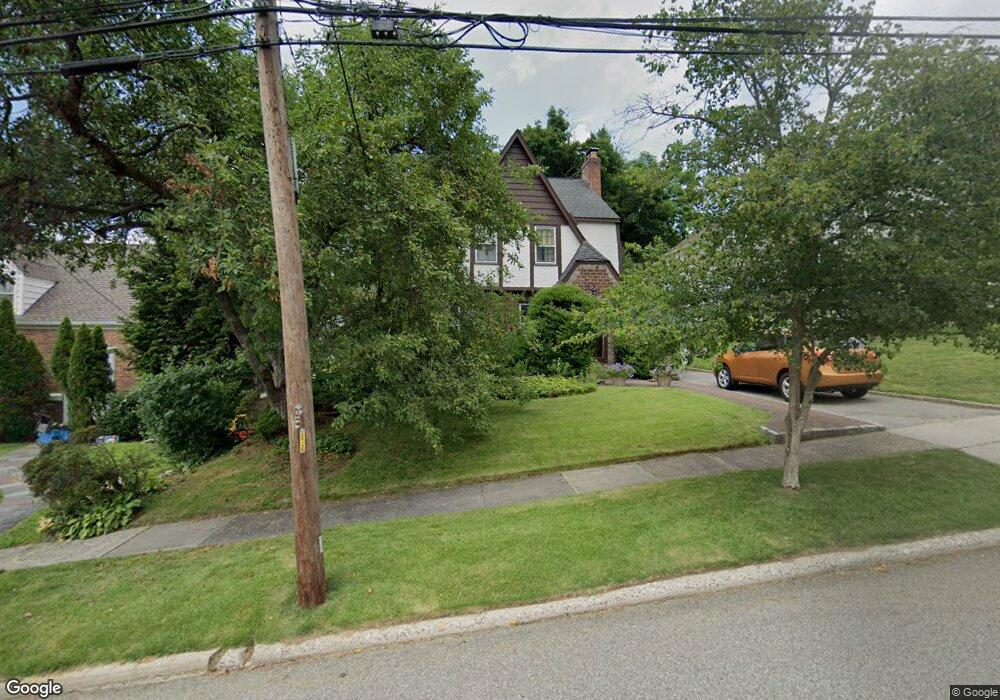 55 Franklin Place, Great Neck, NY 11023 - photo 1