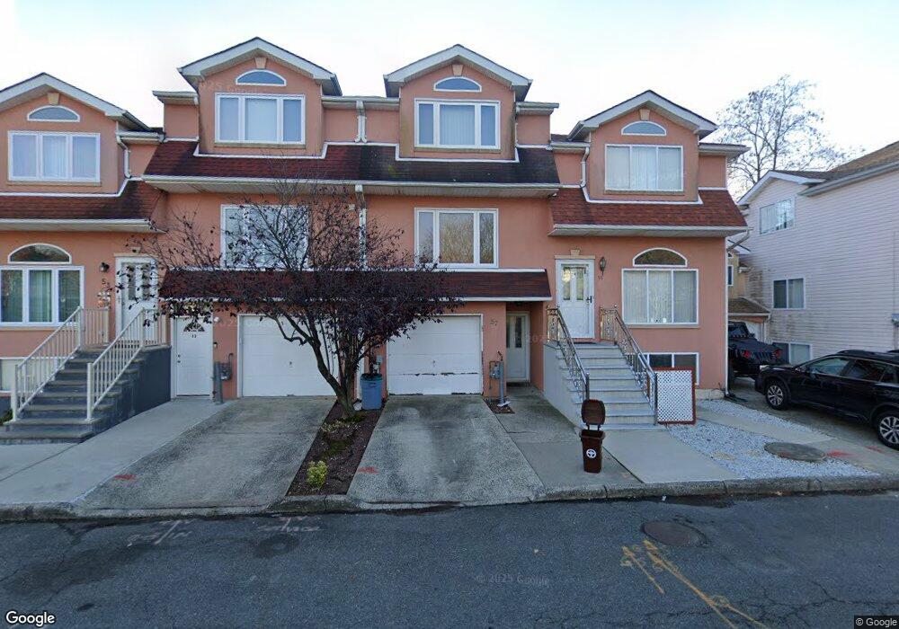57 Timber Ridge Dr, Staten Island, NY 10306 - photo 1