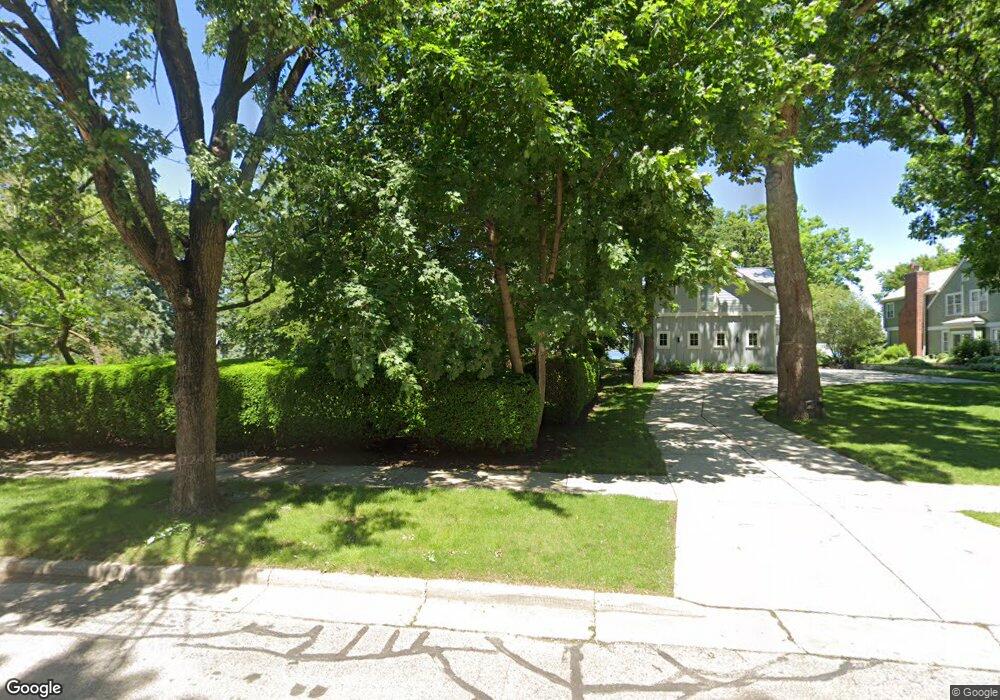 540 W Glenview Ave, Oconomowoc, WI 53066 - photo 1