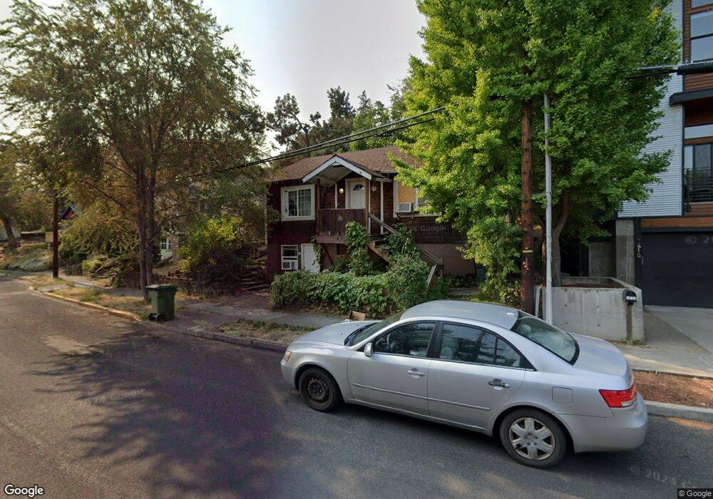 422 E 14th St, the Dalles, OR 97058 - photo 1