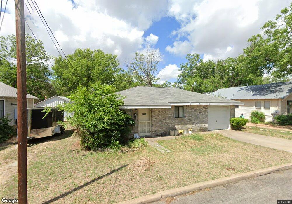 205 Mistletoe St, Fredericksburg, TX 78624 - photo 1