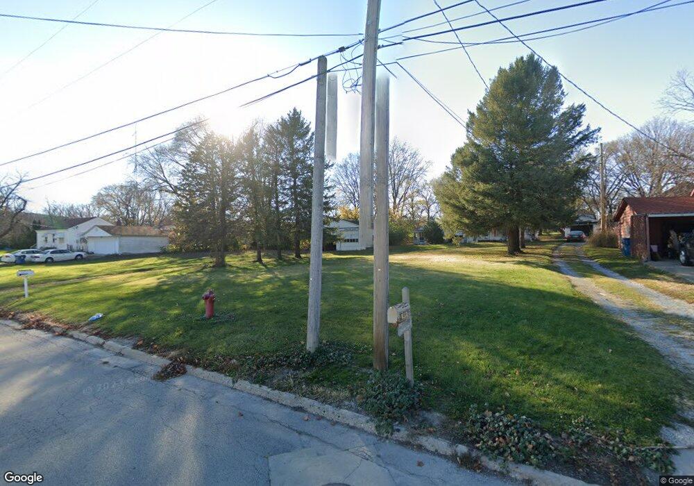 409 1/2 E Walnut St, Oglesby, IL 61348 - photo 1