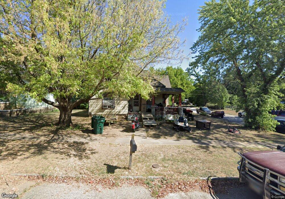 1501 Chess Ave, Parsons, KS 67357 - photo 1