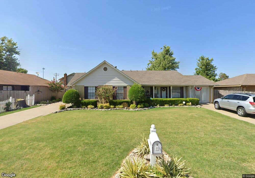 702 Mcclellan Ave, Claremore, OK 74017 - photo 1