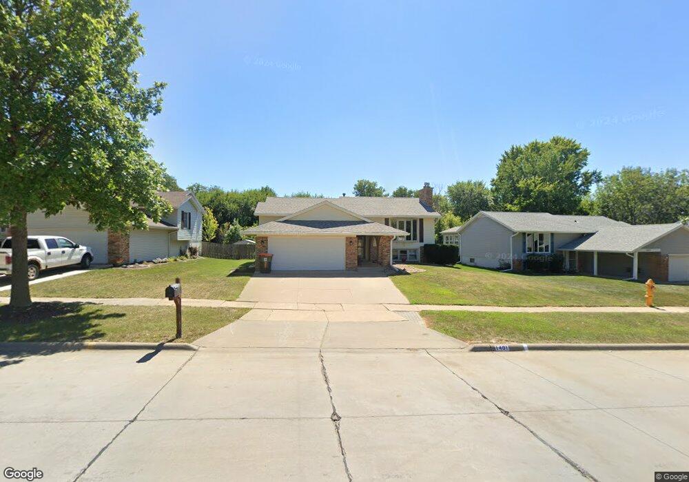 1401 W 46th St, Davenport, IA 52806 - photo 1