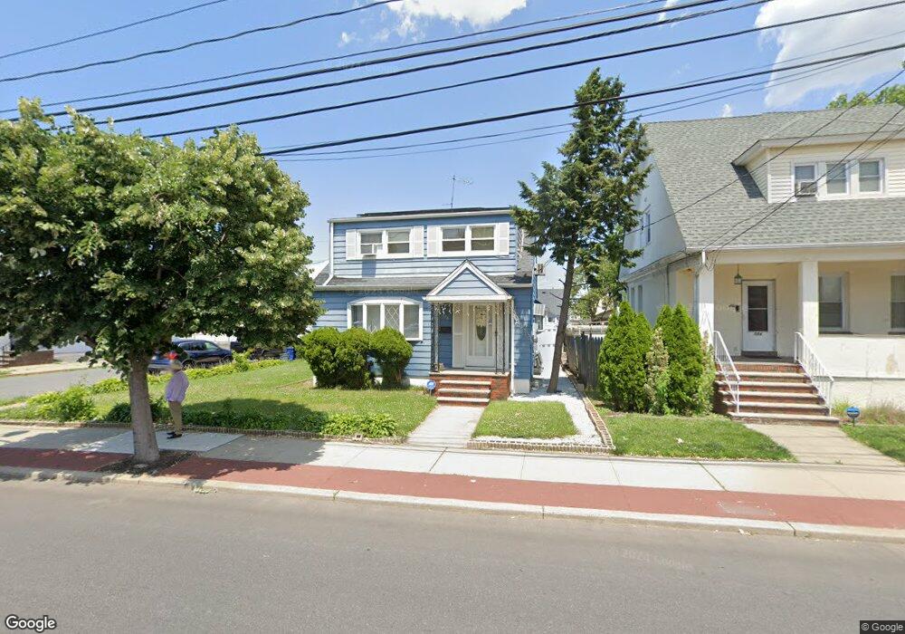 726 Roosevelt Ave, Carteret, NJ 07008 - photo 1