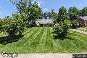 521 Country Ln, Louisville, KY 40207