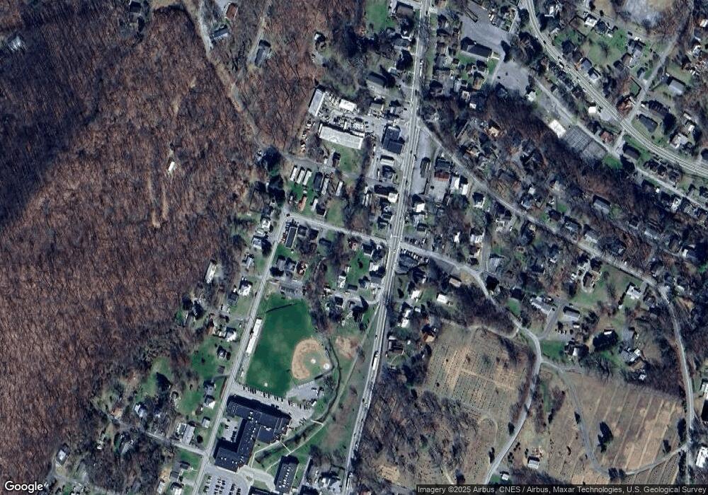 31 Broadway St, Berkeley Springs, WV 25411 - photo 1