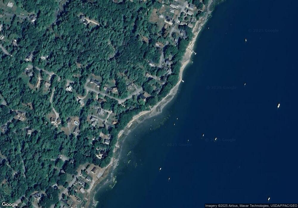 72 Maquoit Dr, Freeport, ME 04032 - photo 1