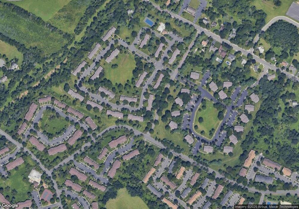 21 Pear Tree Ln unit 35, Franklin Park, NJ 08823 - photo 1