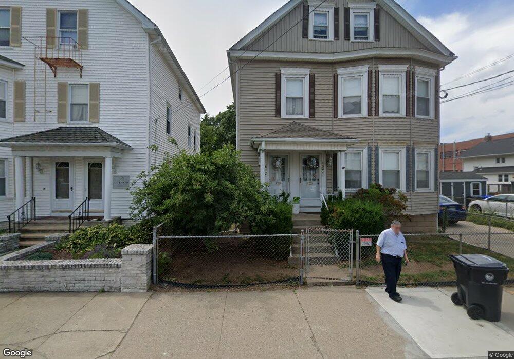 1042 York Ave, Pawtucket, RI 02861 - photo 1