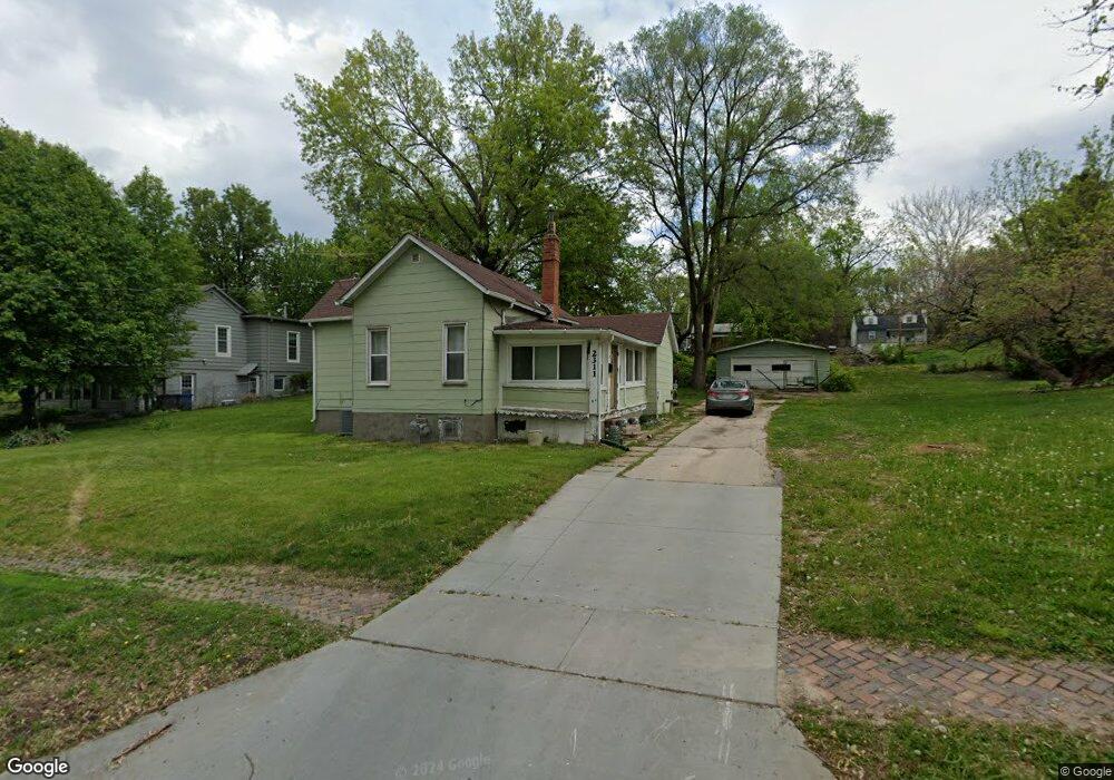 2311 SE 6th St, Des Moines, IA 50315 - photo 1