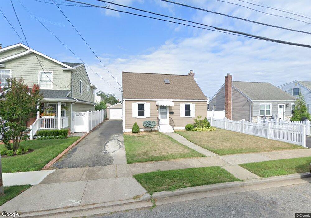 152 Kruze St, Franklin Square, NY 11010 - photo 1