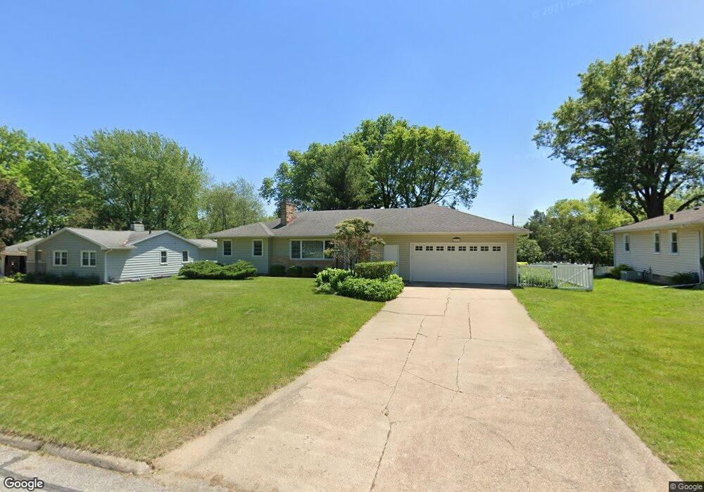 1812 W 3rd St, Cedar Falls, IA 50613 - photo 1