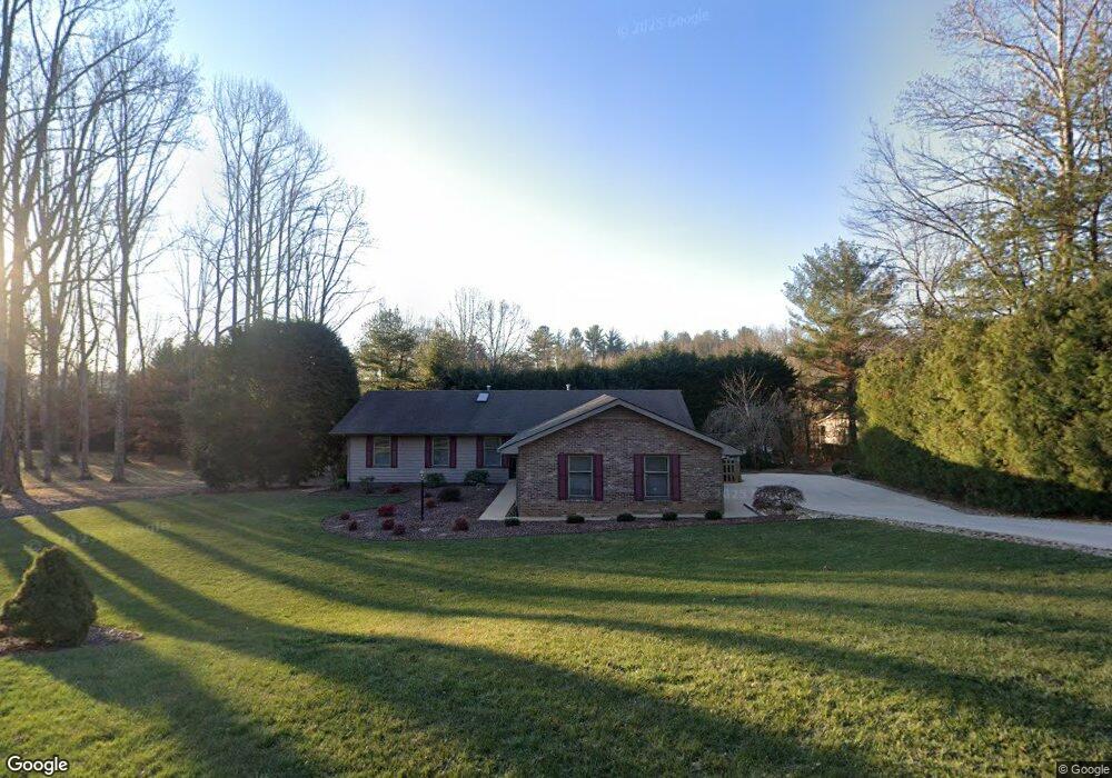 62 Chestnut Ln, Hendersonville, NC 28792 - photo 1