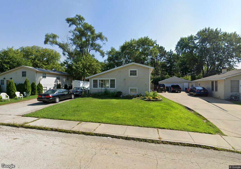 1307 Sacramento Dr, Carpentersville, IL 60110 - photo 1